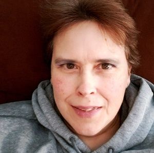 Meet your Posher, Carla